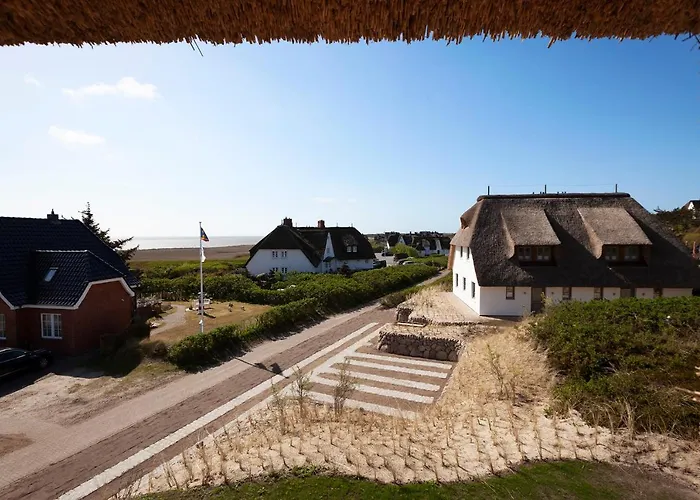 Rantum Dorf - Ferienappartments Im Reetdachhaus 3 & 4 사진