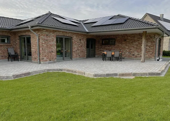 Haacksen - modernes Ferienhaus mit 4 Schlafzimmern, Garten und Grill Klappholz Foto