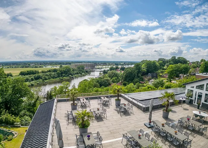 Hotel Zum Halbmond Lauenburg photo
