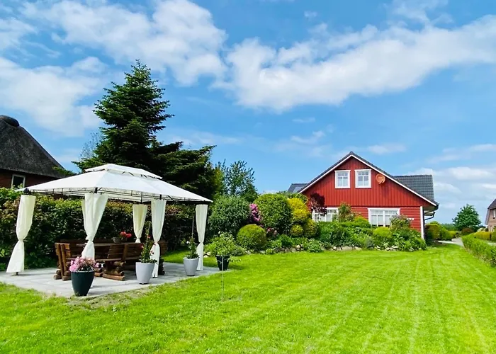 Gemuetliche Und Helle Dachgeschosswohnung Zwischen Nord- Und Ostsee Klixbull photo