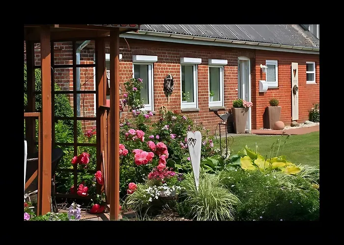 Ferienhaus Nanny Und Helene Uphusum foto
