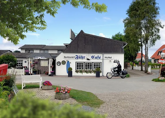 Hotel-Restaurant Faehr-Cafe Niesgrau photo